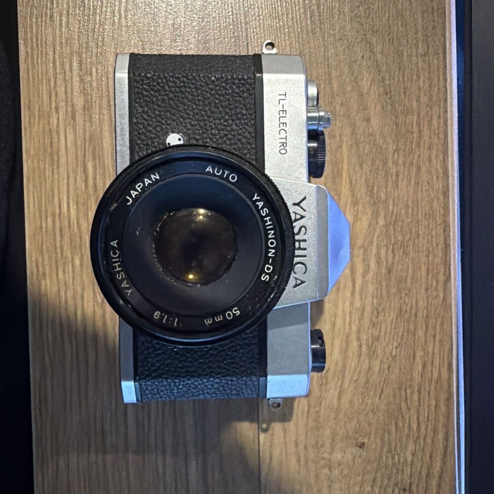 Yashica TL Electro X Yashinon 50mm 1:1.7 lens Vintage Film Camera Clean